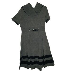 Jessica Howard Sweater Dress Front Buckle Short Sleeve Cowl Neck Gray/Black Med